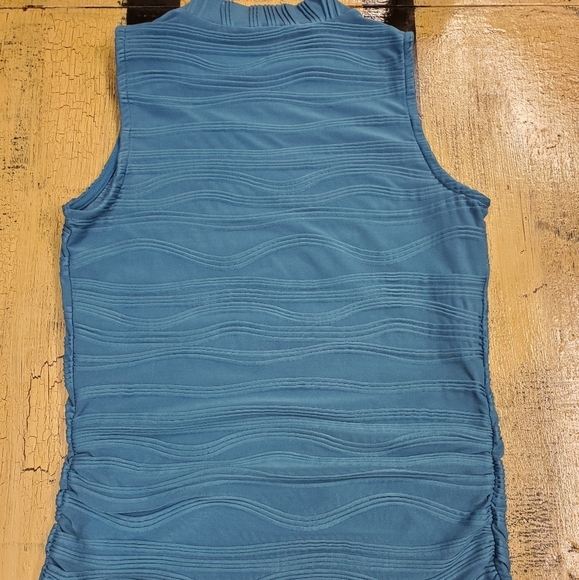 #043 The Limited XS High neck sleeveless top - Picture 10 of 11